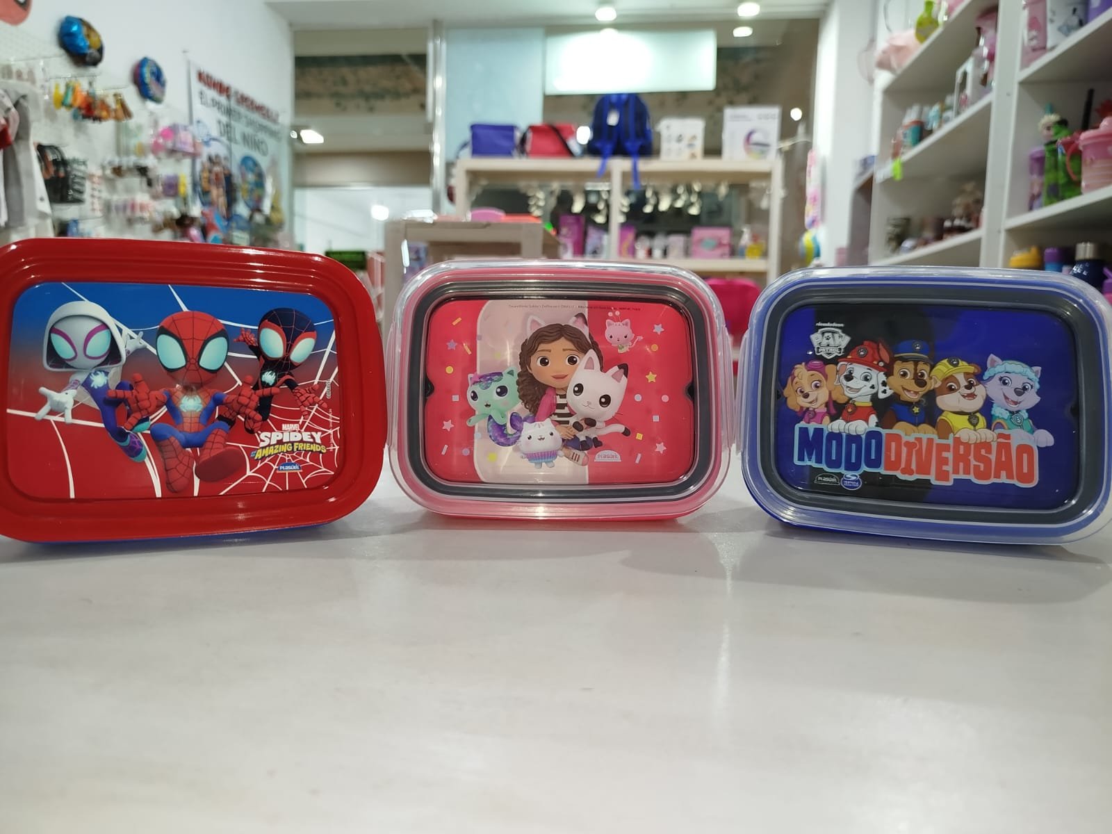 Caja Lonchera Infantil 680 ml – Licencias Oficiales (Libre de BPA)